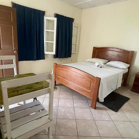 Pensao Domingas Hotel São Filipe Kültér fotó