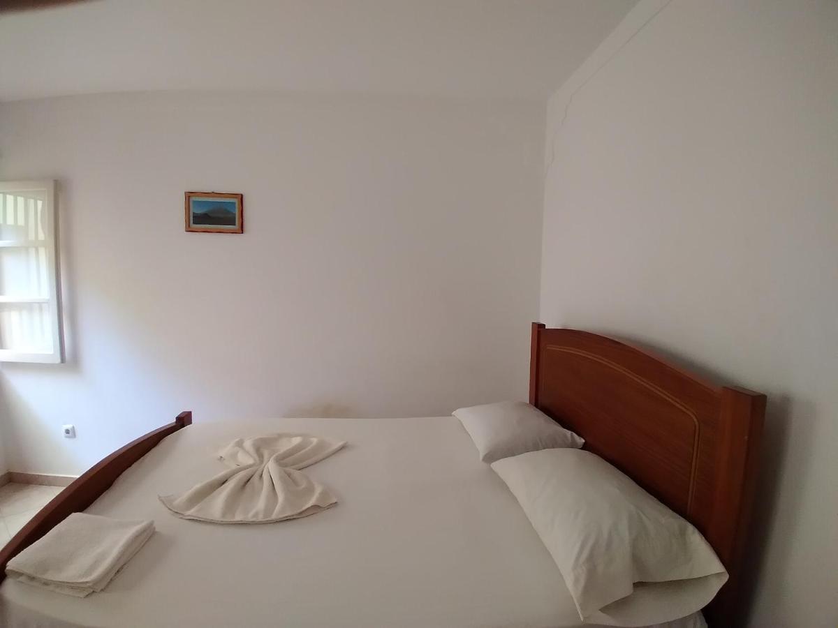 Pensao Domingas Hotel São Filipe Kültér fotó
