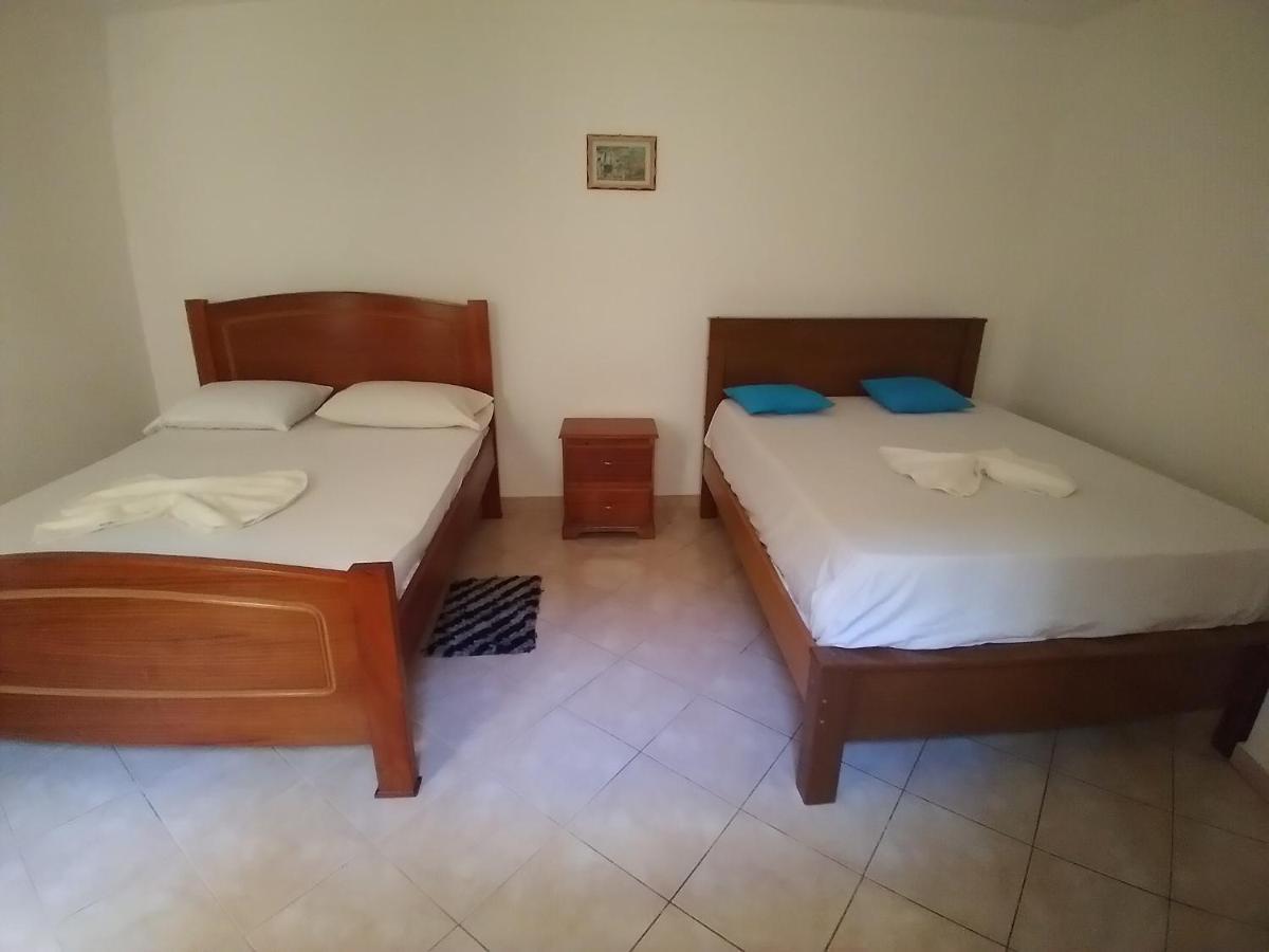 Pensao Domingas Hotel São Filipe Kültér fotó