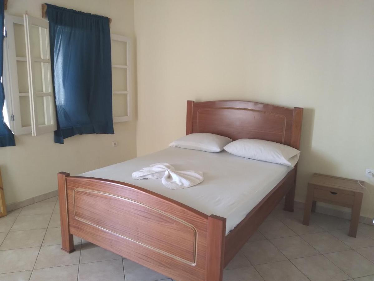 Pensao Domingas Hotel São Filipe Kültér fotó
