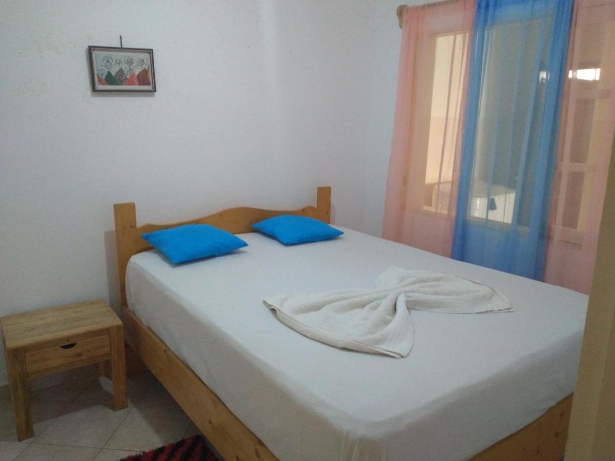 Pensao Domingas Hotel São Filipe Kültér fotó