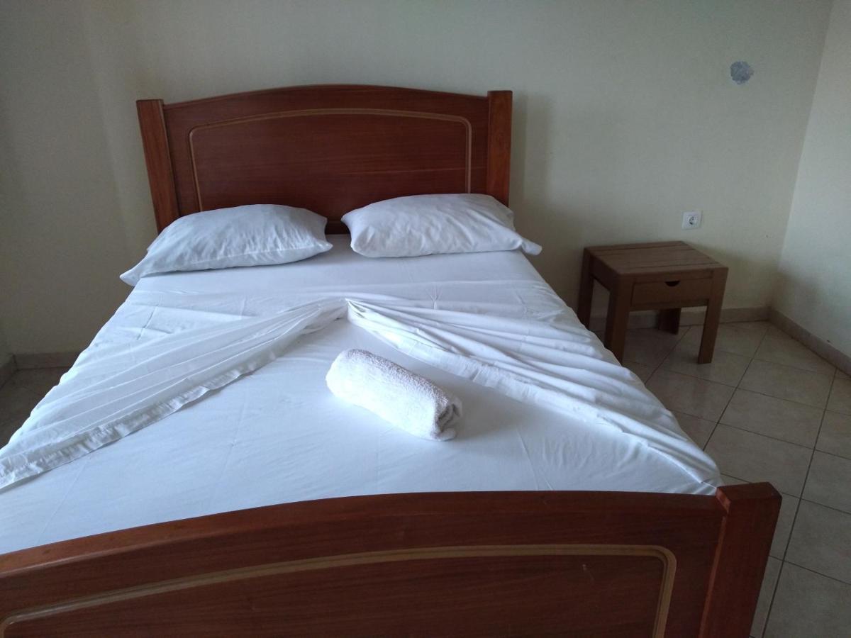 Pensao Domingas Hotel São Filipe Kültér fotó