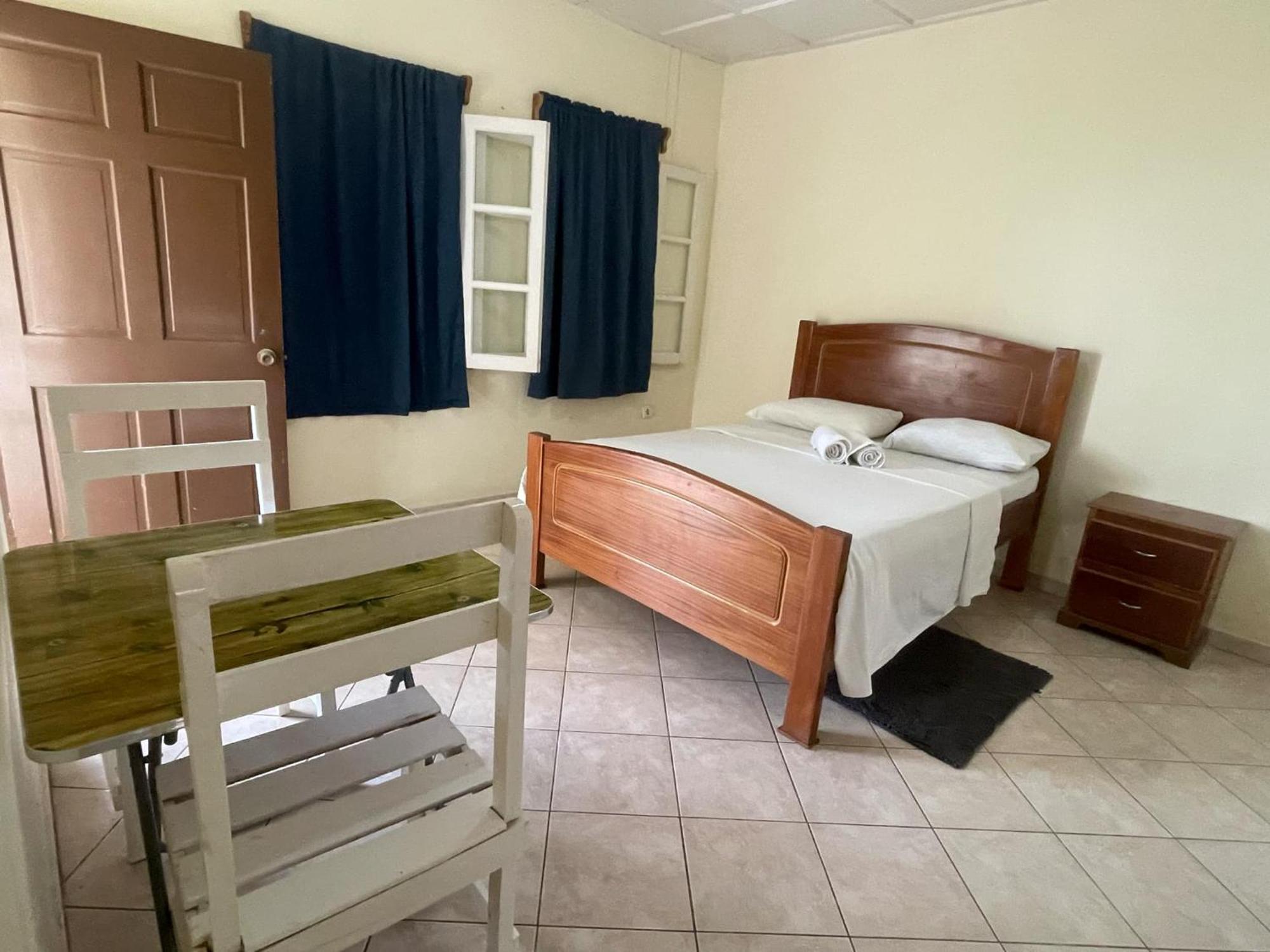 Pensao Domingas Hotel São Filipe Kültér fotó